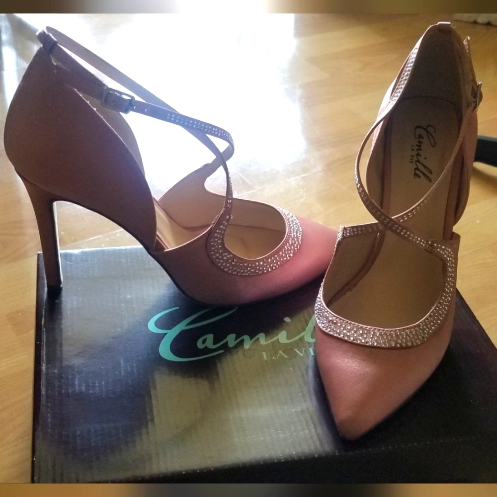 Camille La Vie satin pink shoes - size 8